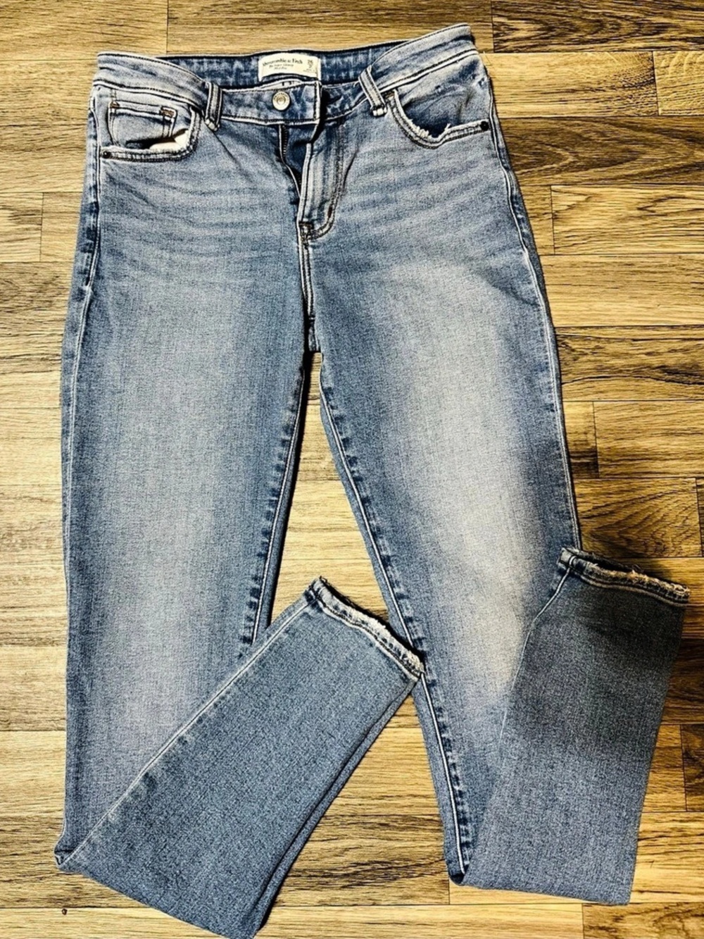 Abercrombie & Fitch The Super Skinny Mid Rise Skinny Jeans Blue Size 2/26